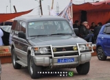 Thủ tướng cấm, xe biển xanh vẫn nô nức đến đền Trần