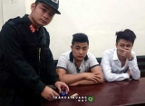 2 thanh niên 9X đầu trần mang ma túy thảo mộc dạo phố