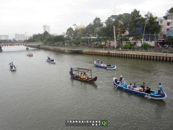  Việt Nam có tuyến du lịch đường thủy nội đô đầu tiên  - Ảnh 1