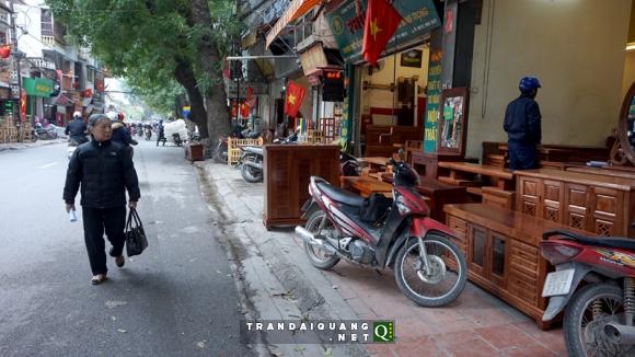người đi bộ, đi bộ bị phạt, Hà Nội, xử phạt, lấn chiếm, vỉa hè, lòng đường