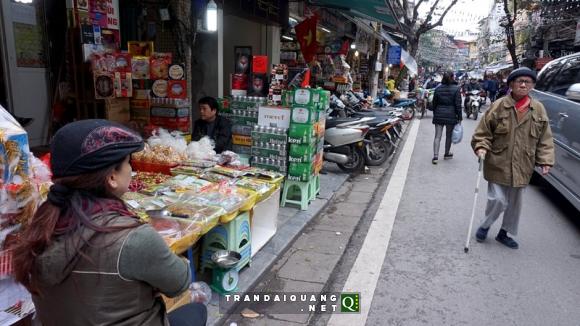 người đi bộ, đi bộ bị phạt, Hà Nội, xử phạt, lấn chiếm, vỉa hè, lòng đường