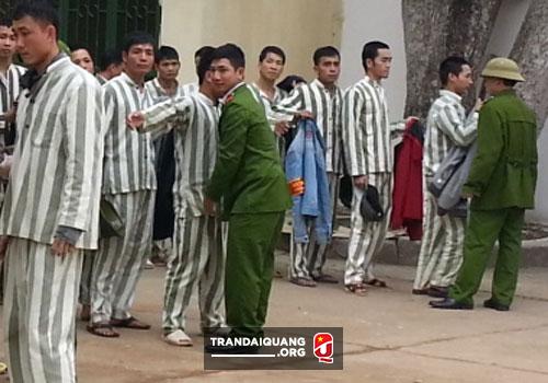 Trinh sát trại giam bóc mẽ “độc chiêu” giấu đồ cấm của phạm nhân - Ảnh 1
