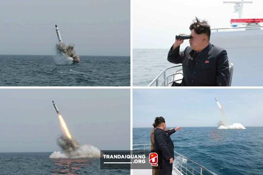 Hình ảnh nhà lãnh đạo Triều Tiên quan sát vụ phóng tên lửa từ dưới biển. Ảnh: KCNA